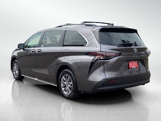 2024 Toyota Sienna XLE