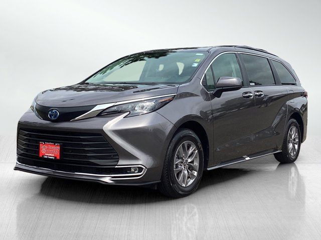 2024 Toyota Sienna XLE