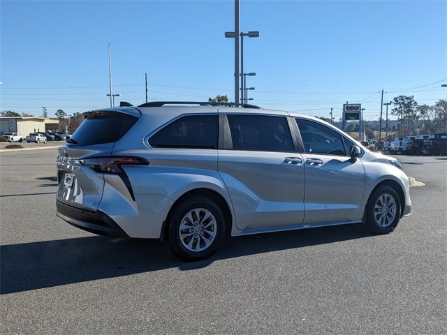 2024 Toyota Sienna XLE