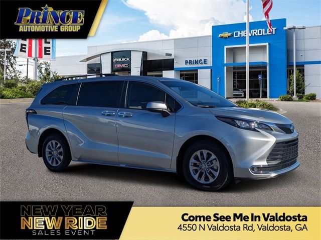 2024 Toyota Sienna XLE