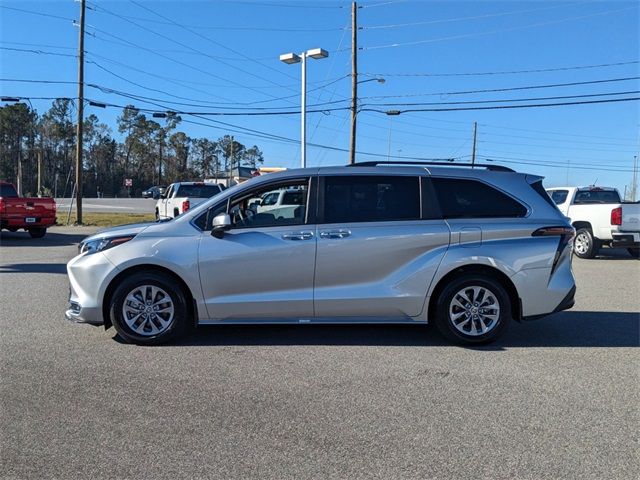 2024 Toyota Sienna XLE