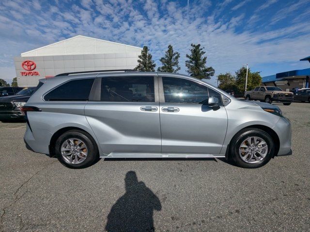 2024 Toyota Sienna XLE