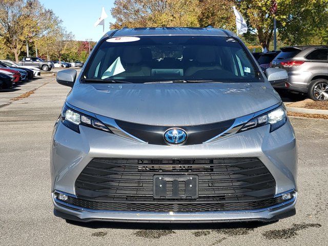 2024 Toyota Sienna XLE