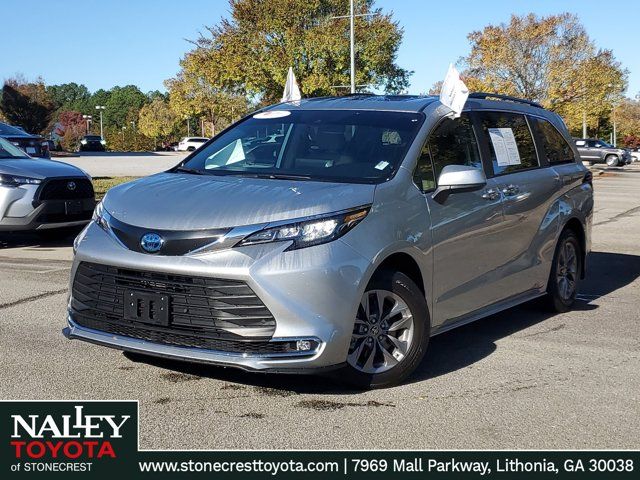 2024 Toyota Sienna XLE