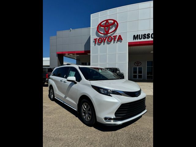 2024 Toyota Sienna XLE