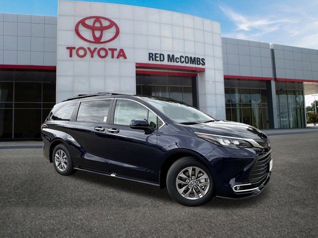 2024 Toyota Sienna XLE