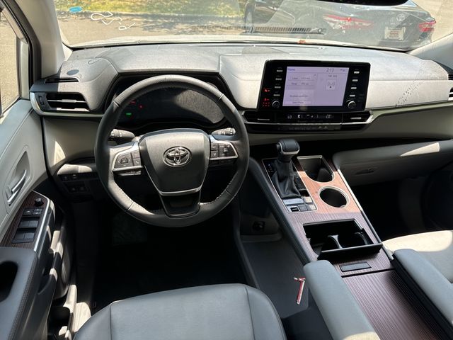 2024 Toyota Sienna XLE