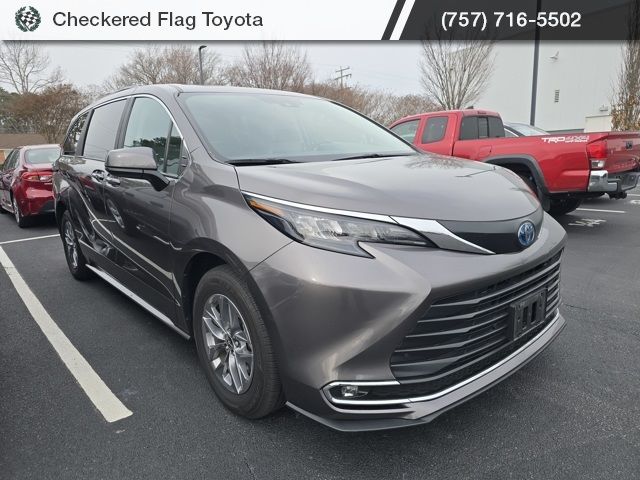 2024 Toyota Sienna XLE