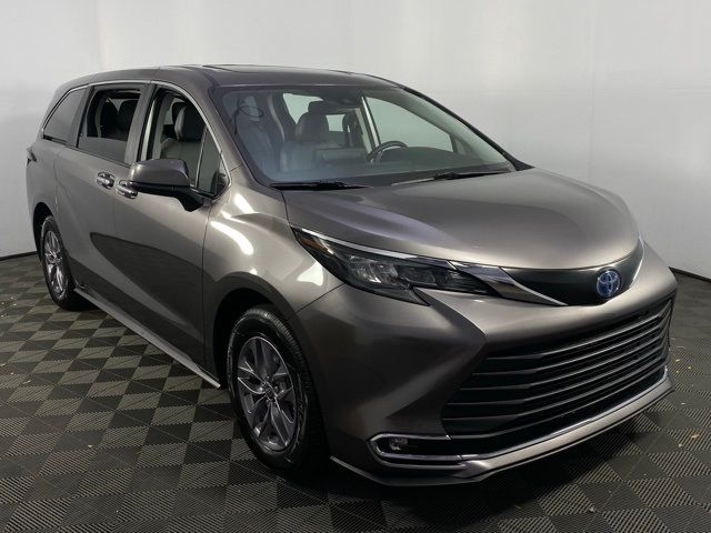 2024 Toyota Sienna XLE