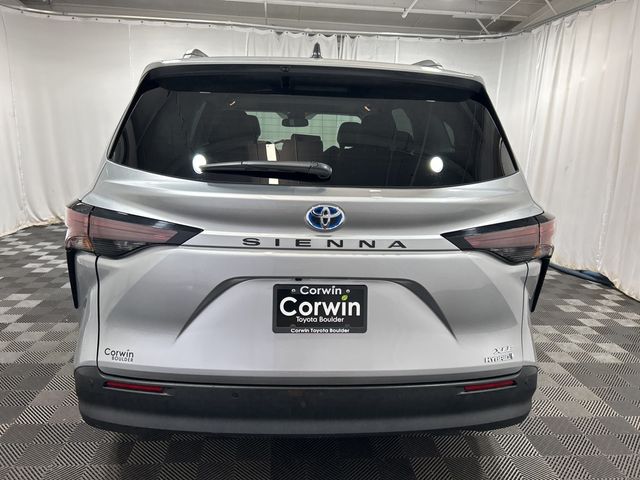 2024 Toyota Sienna XLE