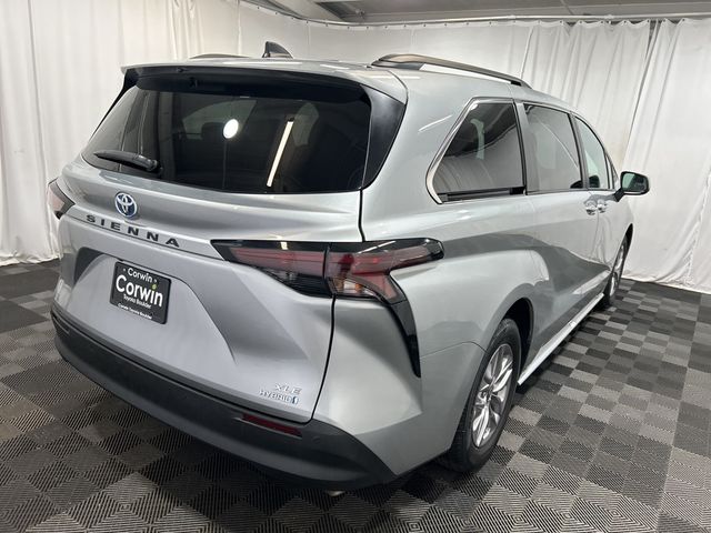 2024 Toyota Sienna XLE