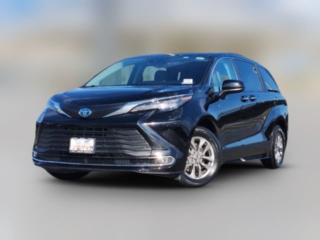 2024 Toyota Sienna XLE