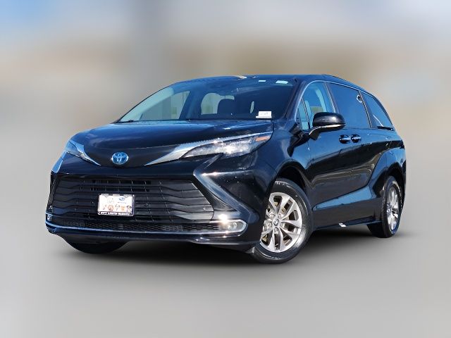 2024 Toyota Sienna XLE