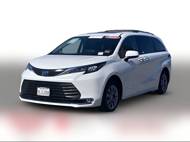 2024 Toyota Sienna XLE