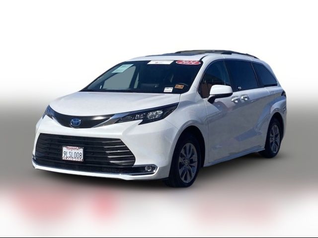 2024 Toyota Sienna XLE