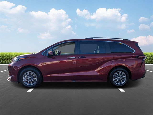 2024 Toyota Sienna XLE