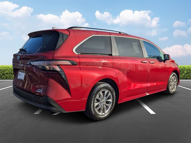 2024 Toyota Sienna XLE