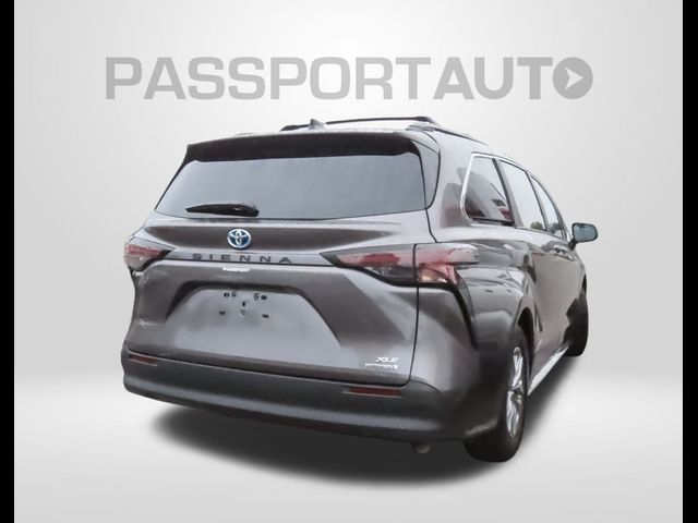 2024 Toyota Sienna XLE