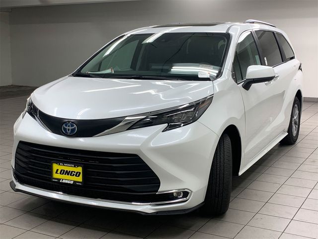 2024 Toyota Sienna XLE