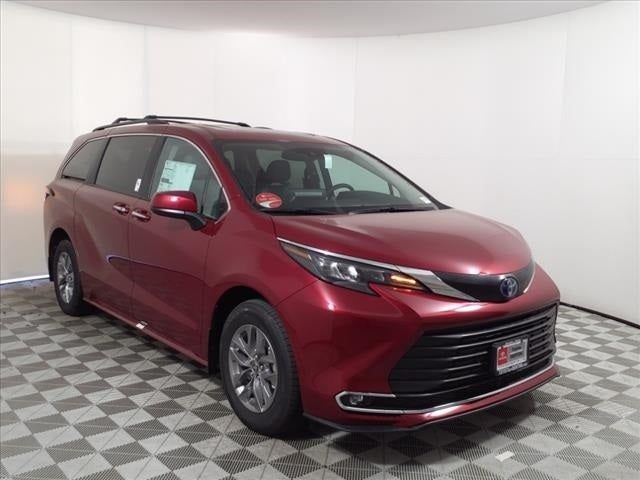 2024 Toyota Sienna XLE