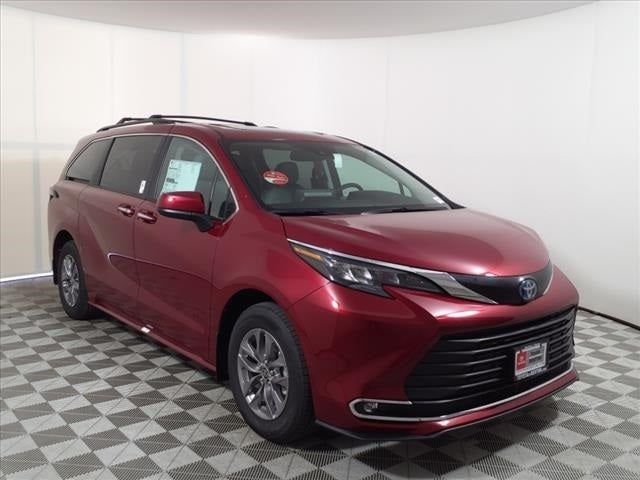 2024 Toyota Sienna XLE