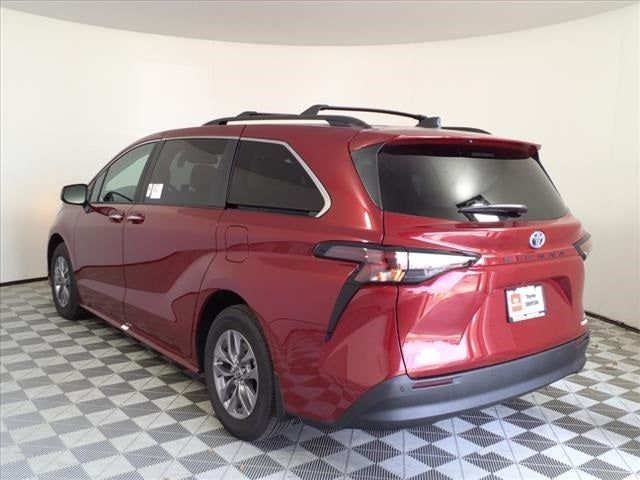 2024 Toyota Sienna XLE