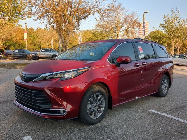 2024 Toyota Sienna XLE