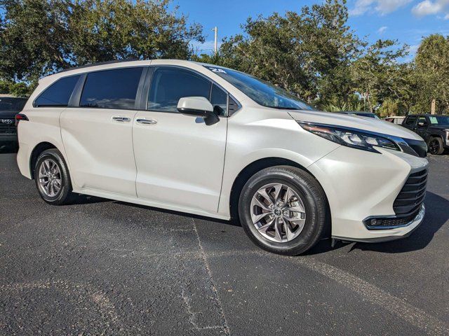 2024 Toyota Sienna XLE