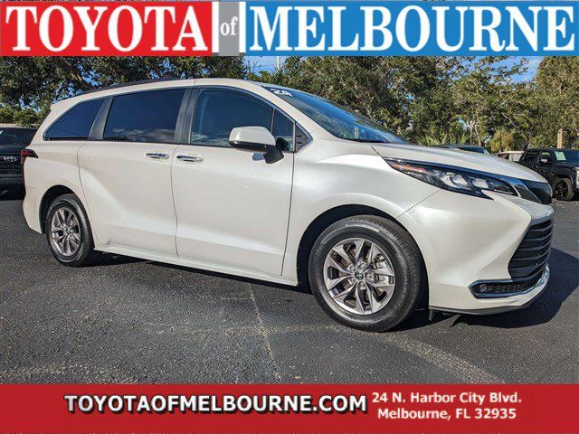 2024 Toyota Sienna XLE