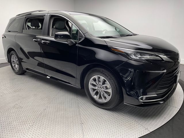 2024 Toyota Sienna XLE Autono-MaaS