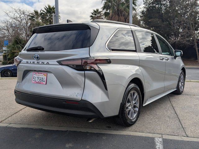 2024 Toyota Sienna XLE