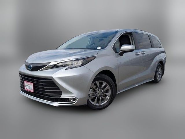 2024 Toyota Sienna XLE