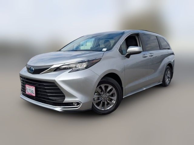 2024 Toyota Sienna XLE