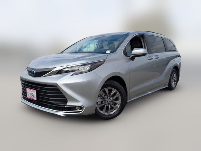 2024 Toyota Sienna XLE