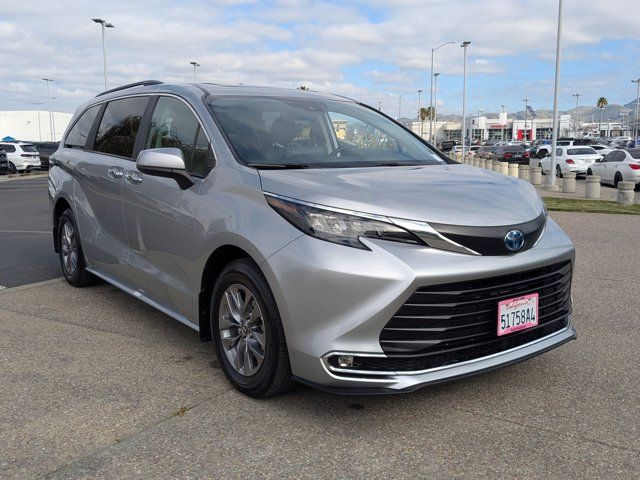 2024 Toyota Sienna XLE