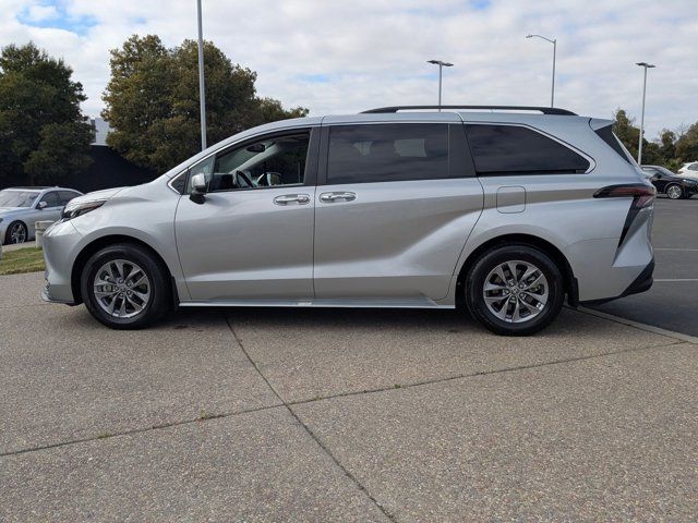 2024 Toyota Sienna XLE