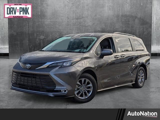 2024 Toyota Sienna XLE