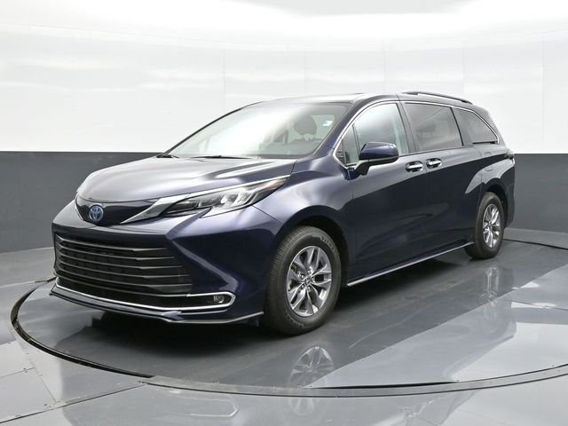 2024 Toyota Sienna XLE