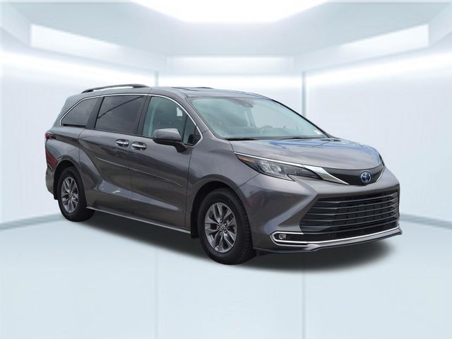 2024 Toyota Sienna XLE