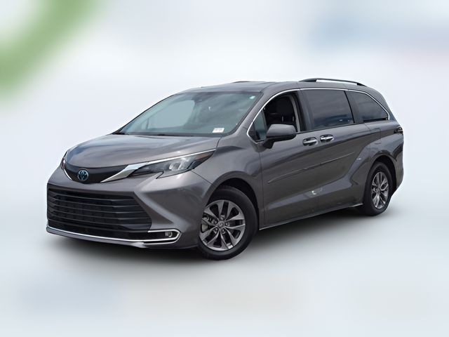 2024 Toyota Sienna XLE