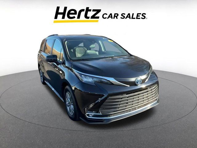 2024 Toyota Sienna XLE