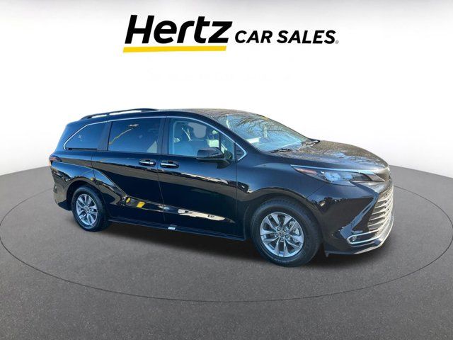 2024 Toyota Sienna XLE