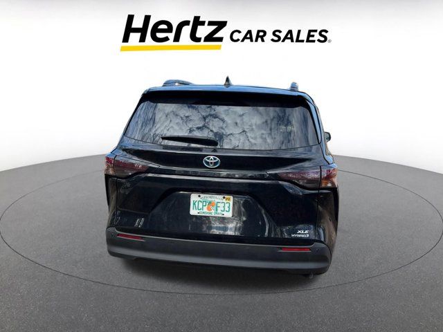 2024 Toyota Sienna XLE