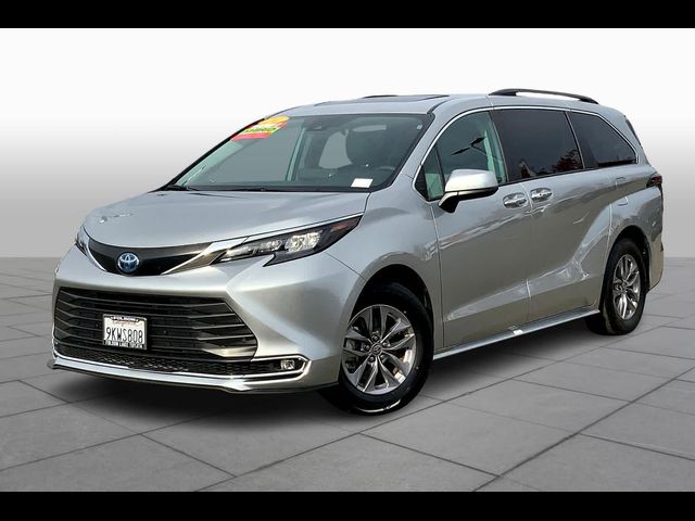 2024 Toyota Sienna XLE