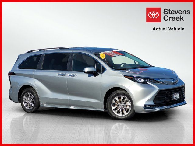 2024 Toyota Sienna XLE