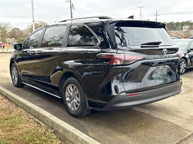 2024 Toyota Sienna XLE