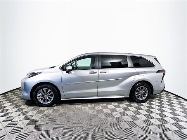 2024 Toyota Sienna XLE