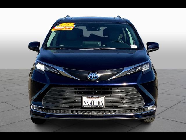 2024 Toyota Sienna XLE