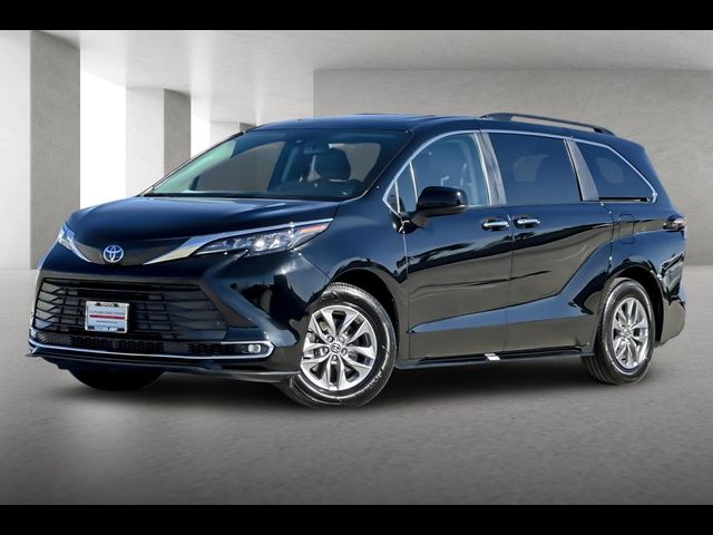 2024 Toyota Sienna XLE