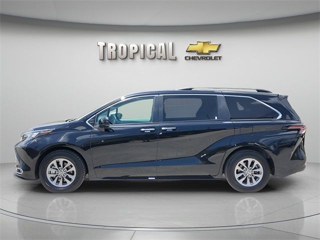 2024 Toyota Sienna XLE